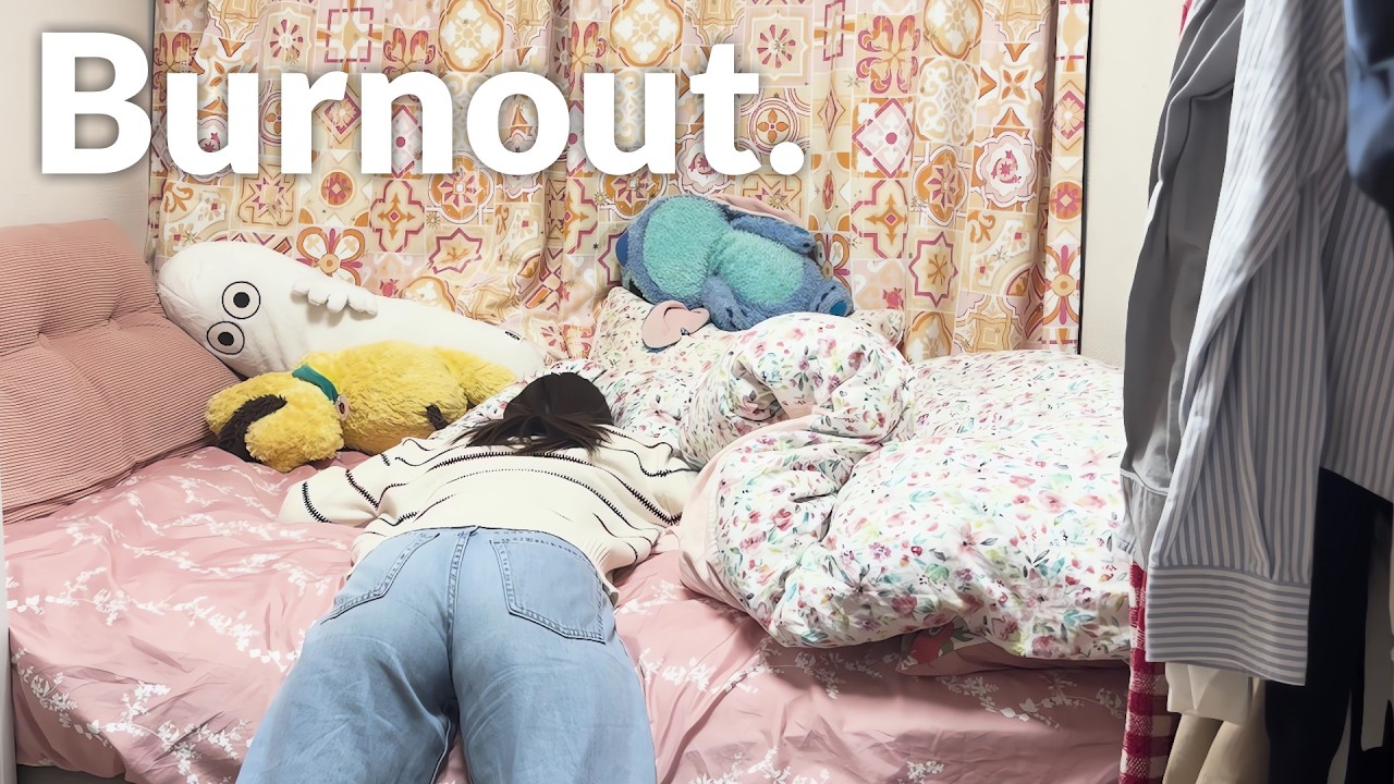Typical Day Off for a Low-Salary Japanese Girl Overworked in Tokyo