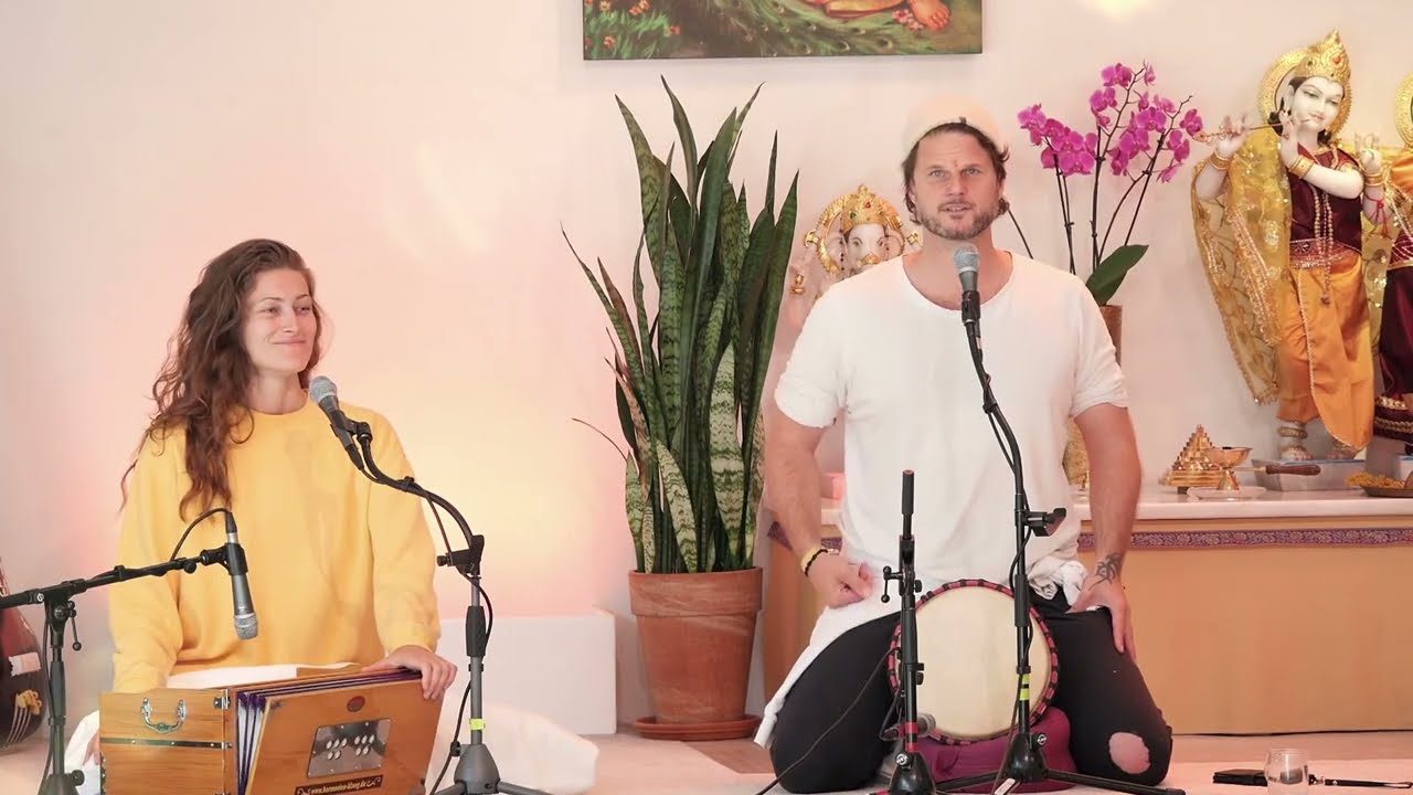 Om Namo Narayanaya Akhanda singen für den Weltfrieden - Yoga Vidya Live, 21.09.2022, 11:00 Uhr