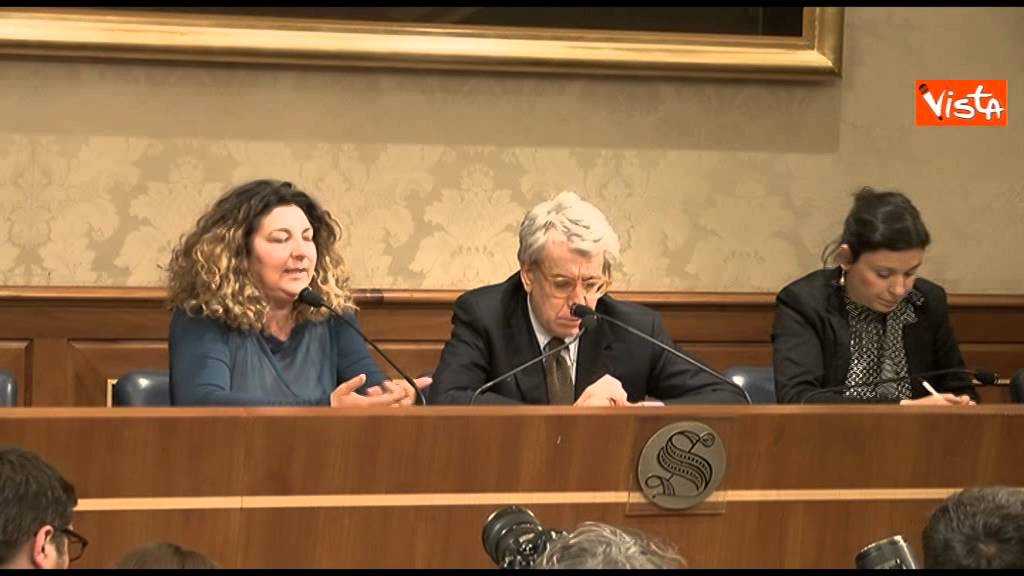 ALDROVANDI. LA MADRE: IERI QUEI POLIZIOTTI HANNO APPLAUDITO DEGLI ASSASSINI