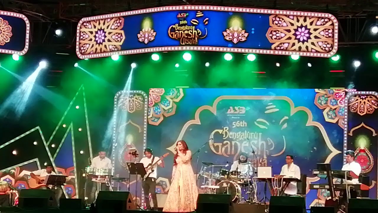 Hoovina banadante ❤️ @shreyaghoshal live in 56th BGU