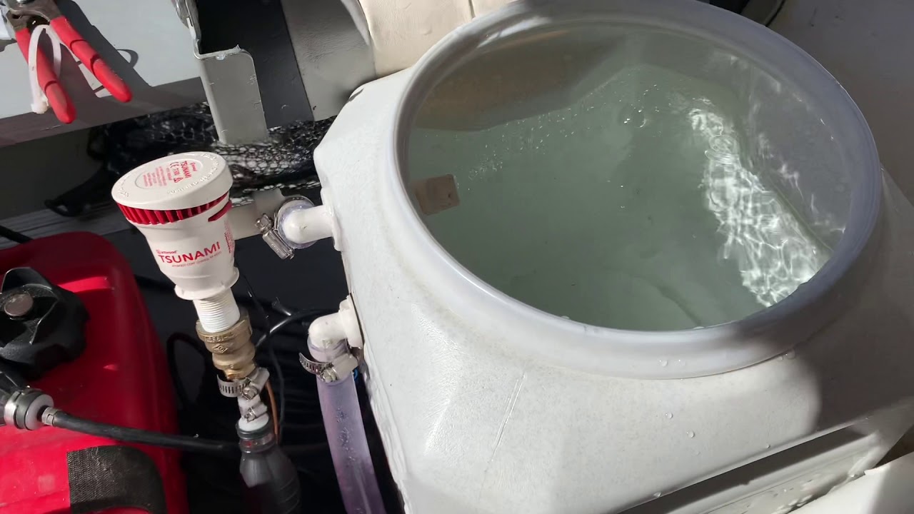 Bait tank 2.0- Inflatable boat dog food container