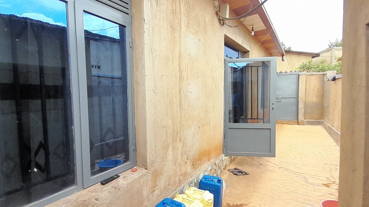 INZU IGURISHWA 12M I KICUKIRO KIGARAMA METERO 150UVUYE KURI KABURIMBO 0787757966