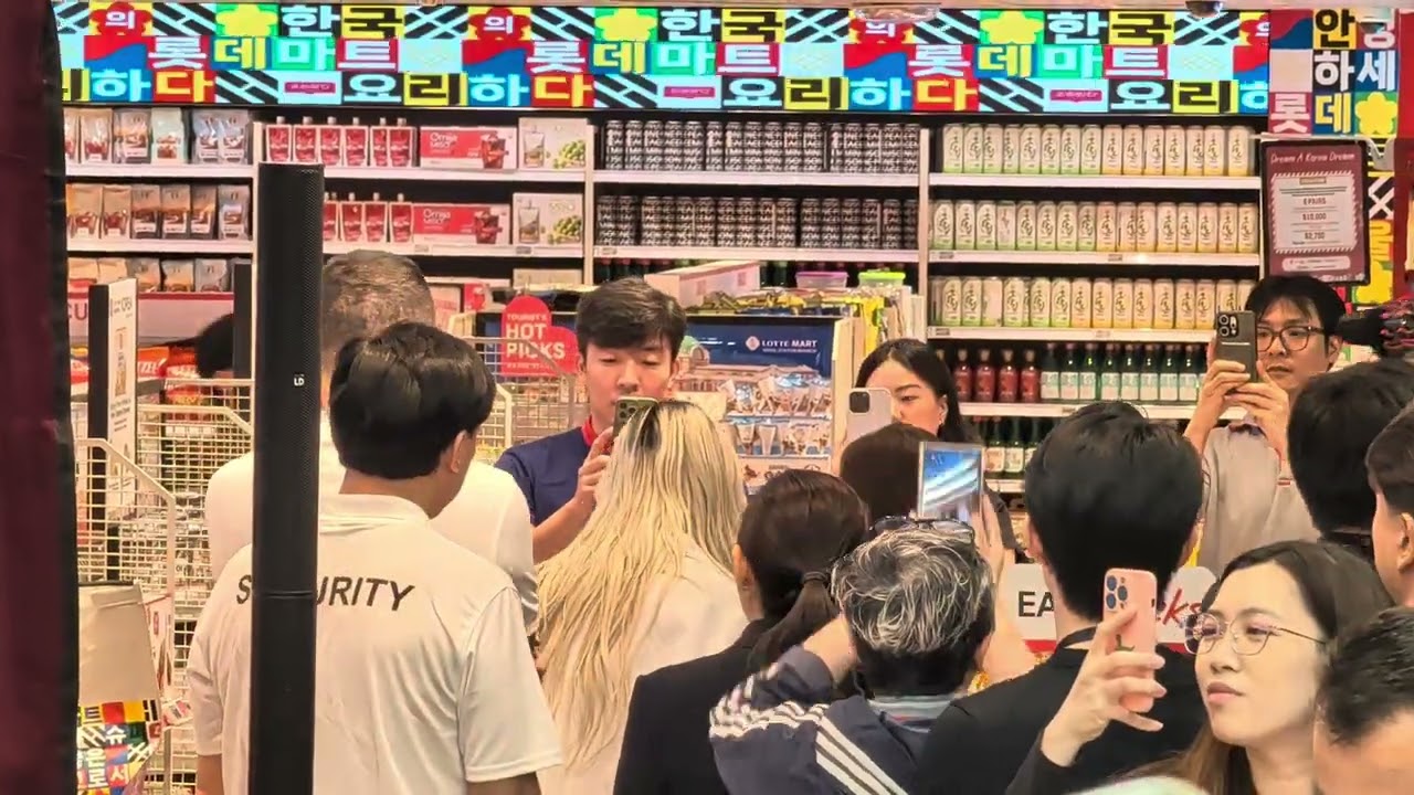 Dayoung at NTUC Fairprice Xtra JEM Singapore!
