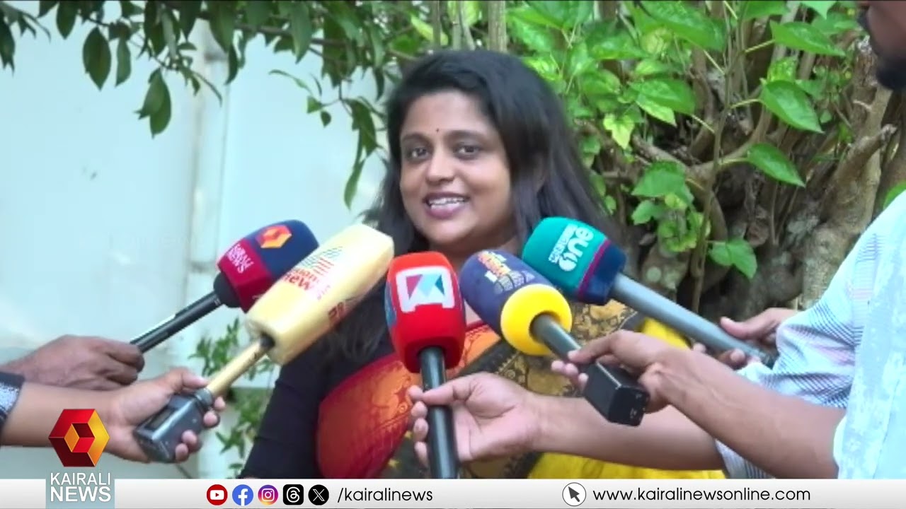 സെലിബ്രിറ്റിയാണ് പക്ഷേ വോട്ടർ പട്ടികയിൽ പേര് ചേർക്കണമെന്നറിയില്ല | Veena Nair | Ettumanoor | NDA