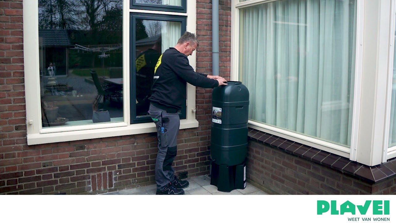 Hoe sluit ik een regenton aan?