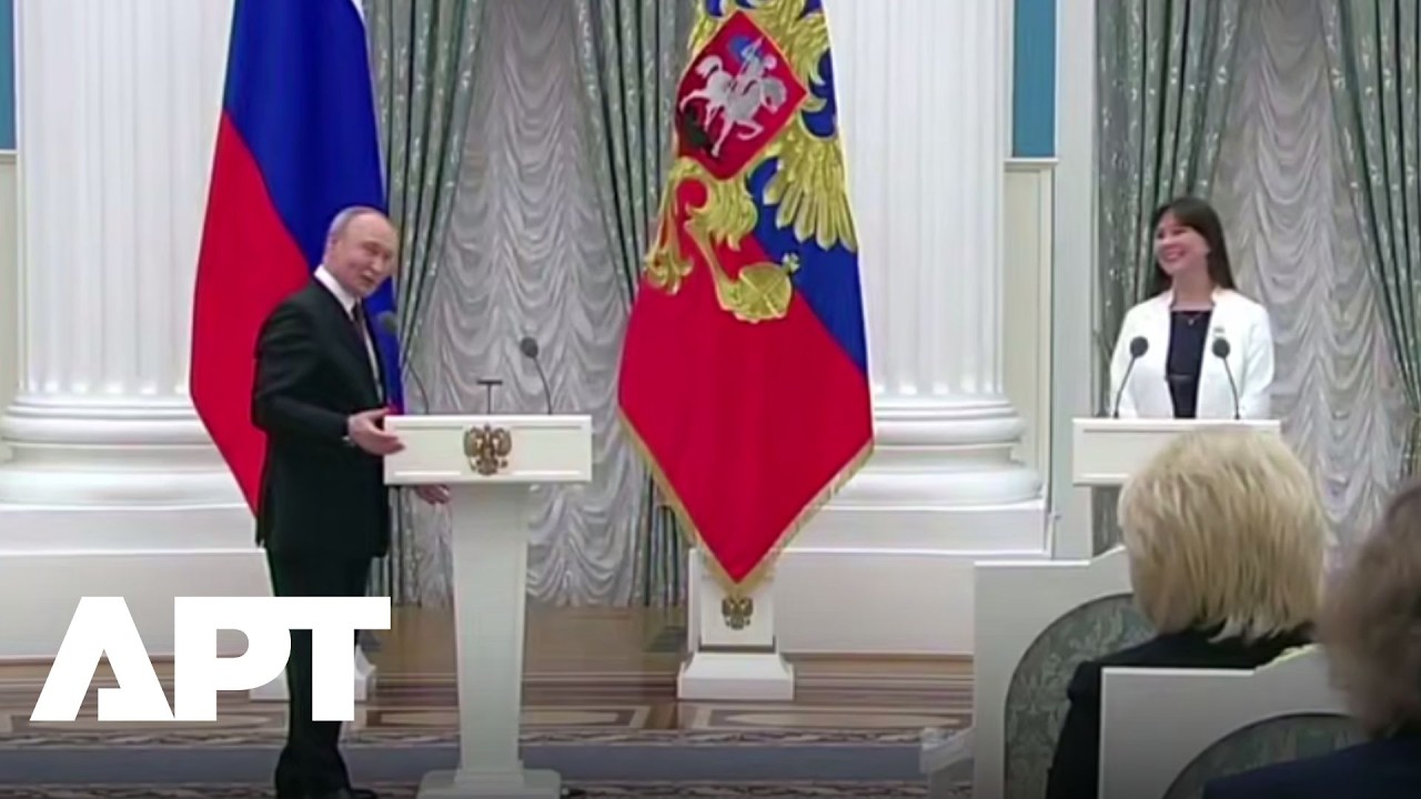 “I Can’t Even Pronounce It”: Watch Moment as Putin Jokes With Young Scientists at Award Ceremony