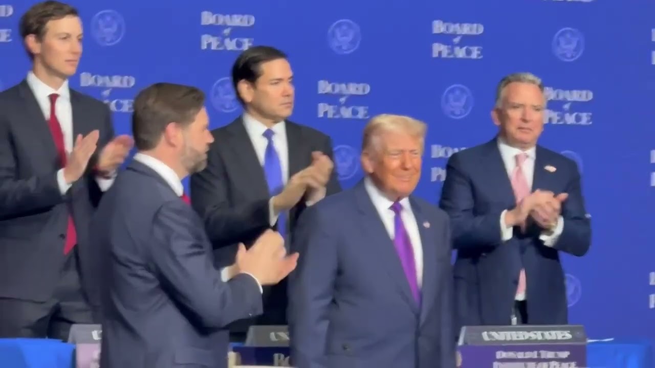 Top Channel/ Mbledhja inauguruese e Bordit të Paqes, Rama ulet në tryezë mes liderëve botëror