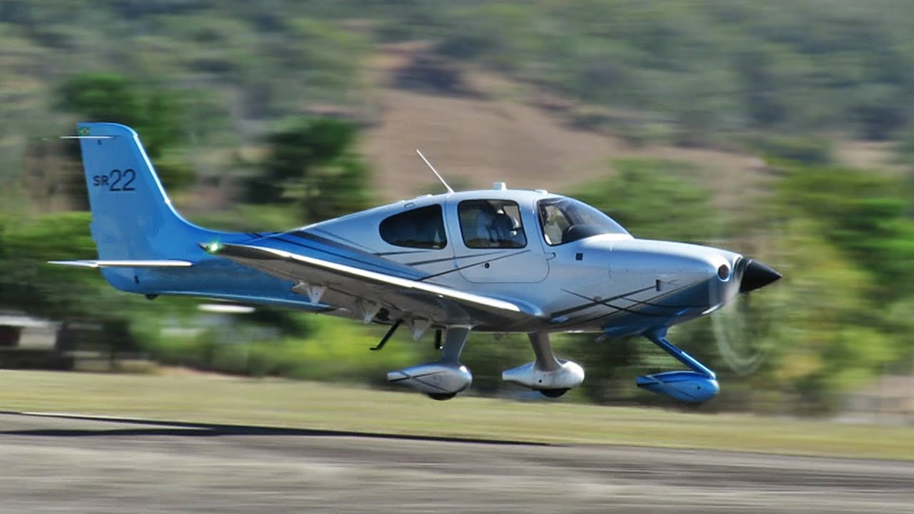 Cirrus SR22 Faz Uma Impressionante Decolagem Americana