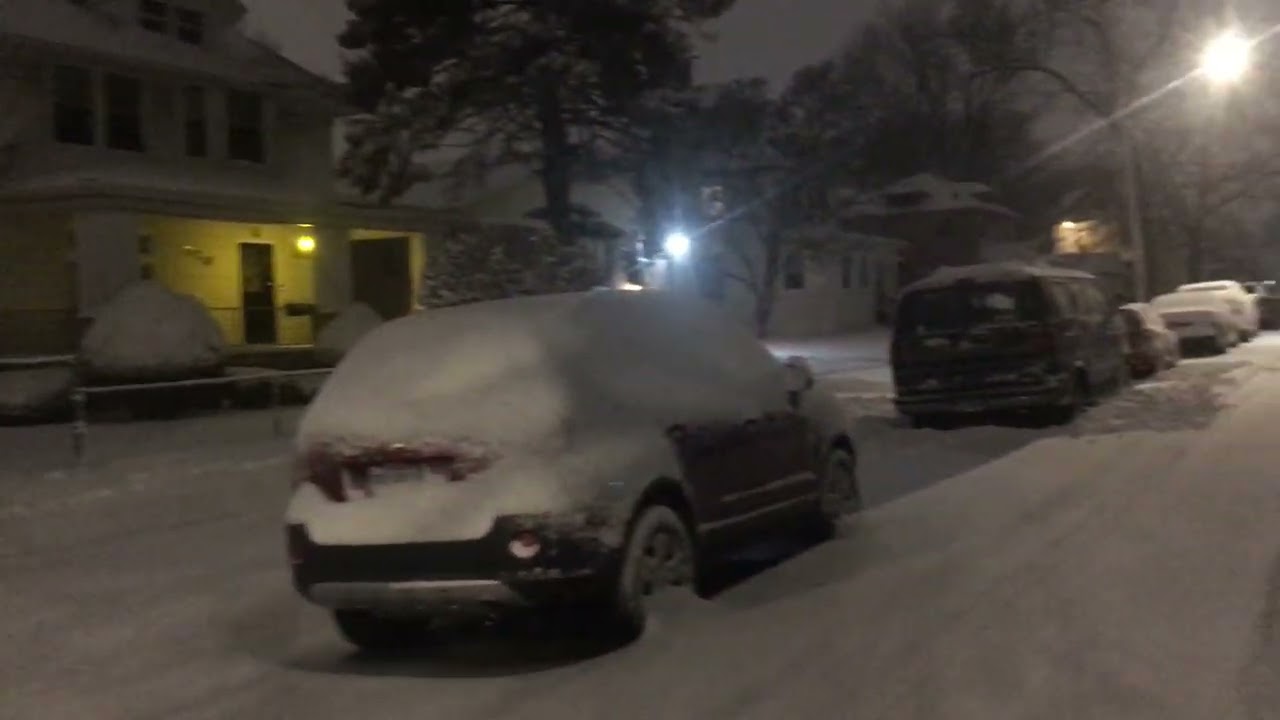 SNOW FEB 2021 VIDEO AROUND WILDWOOD AVE AND STATION ST IN THE CITY OF KANKAKEE, IL