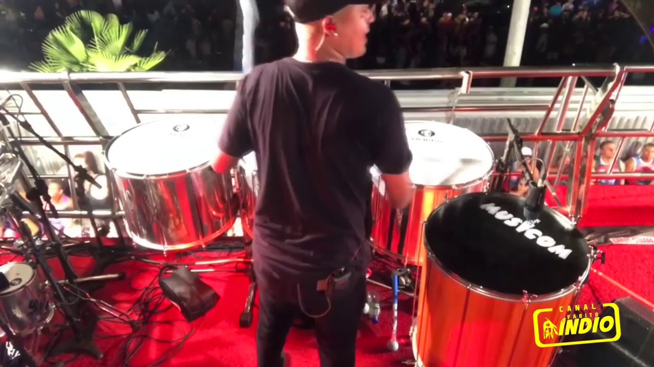 PARANGOLÉ  - MASCOTE NOS SURDOS | GROOVE PERCUSSIVO NO TRIO