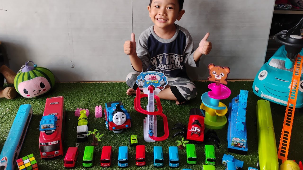 BERMAIN BERSAMA MAINAN THOMAS AND FRIENDS DAN TAYO SI BUS KECIL