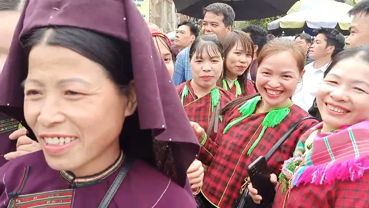 Bà Con Và Các Chị Em Quẩy Não Nhiệt Không Muốn Về Tại Lễ Hội Háng Vỹ 20/1/2026(ÂL)