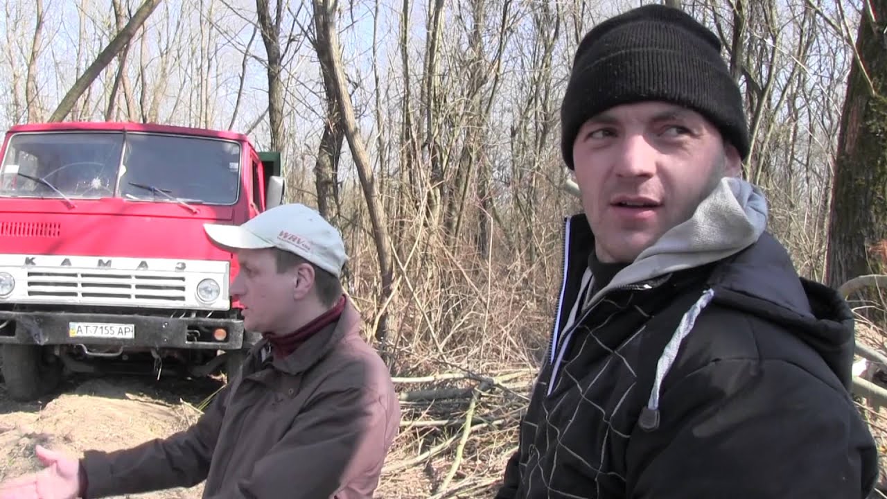 Лімниця як кар’єр. Пісок поблизу Калуша селяни вивозять вантажівками