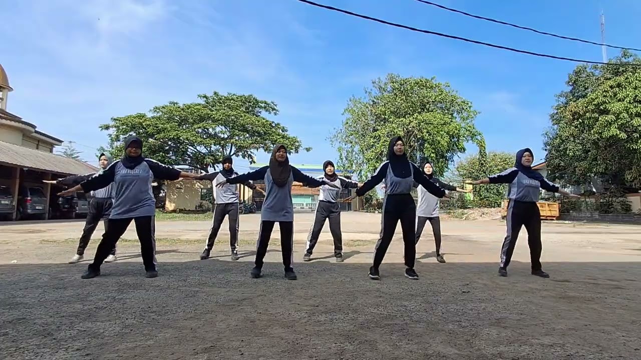 senam irama kelompok 2 kelas XII-B1