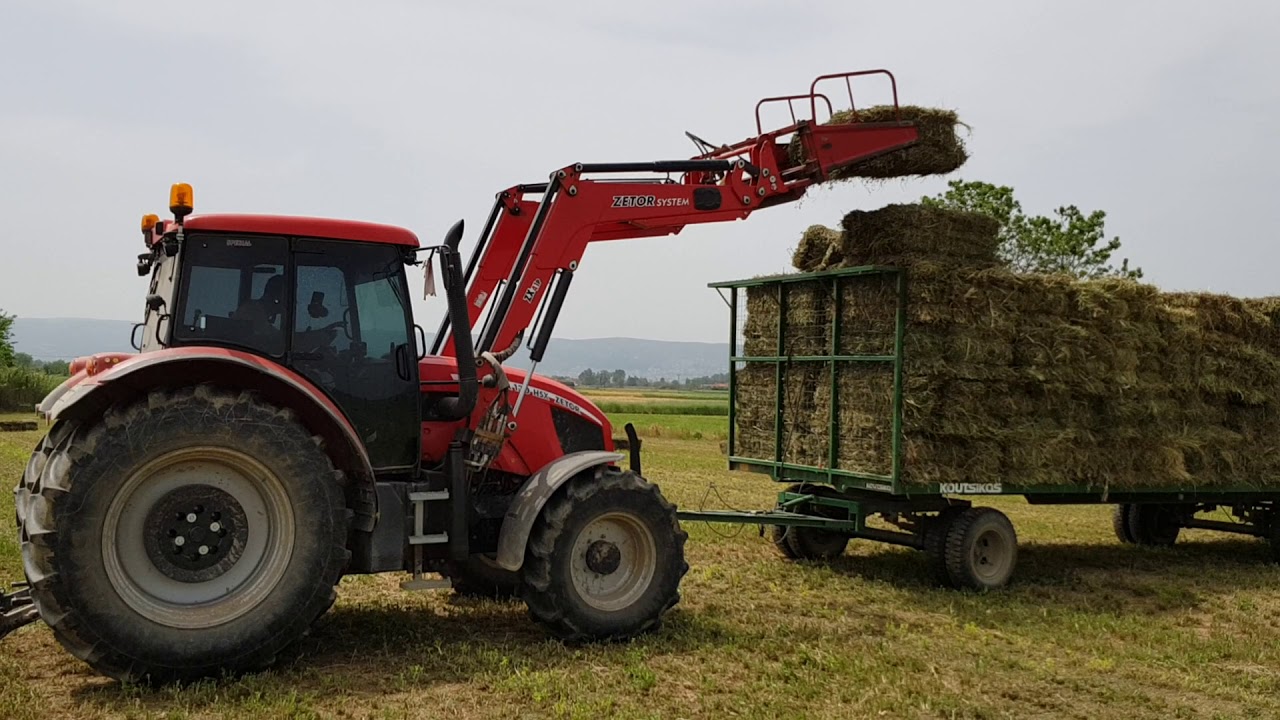 Φορτωμα μικρη μπαλα. Zetor Forterra 135 hsx loading square balles alfalfa &hay