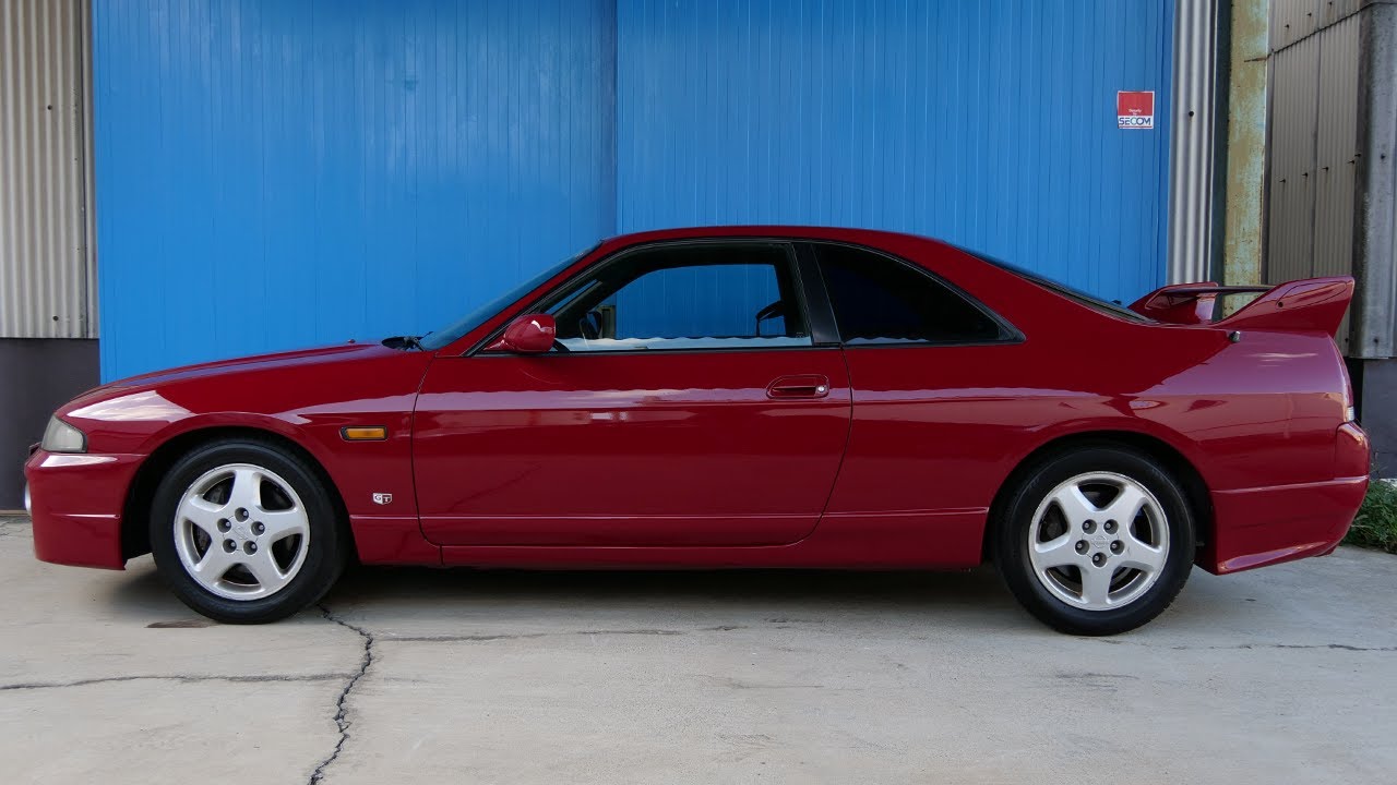 Nissan Skyline R33 GTST