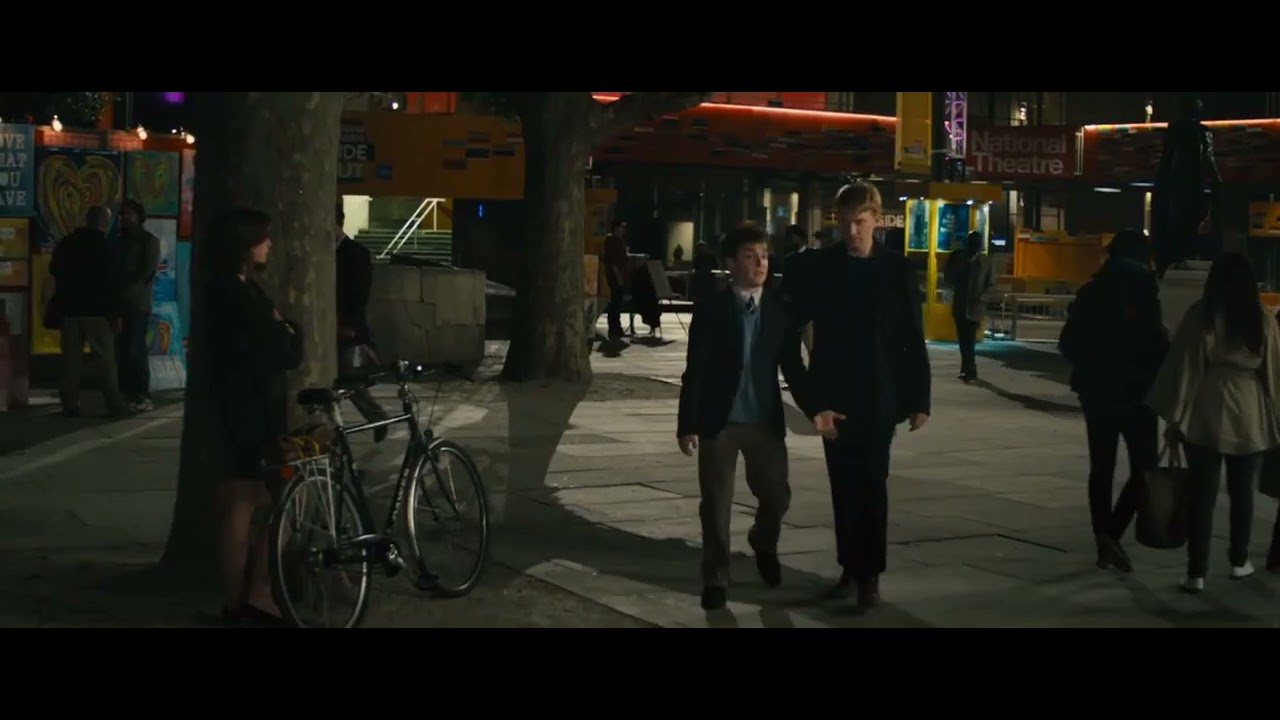 Domhnall Gleeson funny talks with Margot Robbie (About Time)