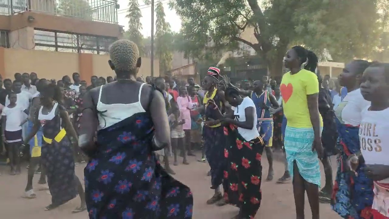 Dancing At Lietnhom 16/03/2023