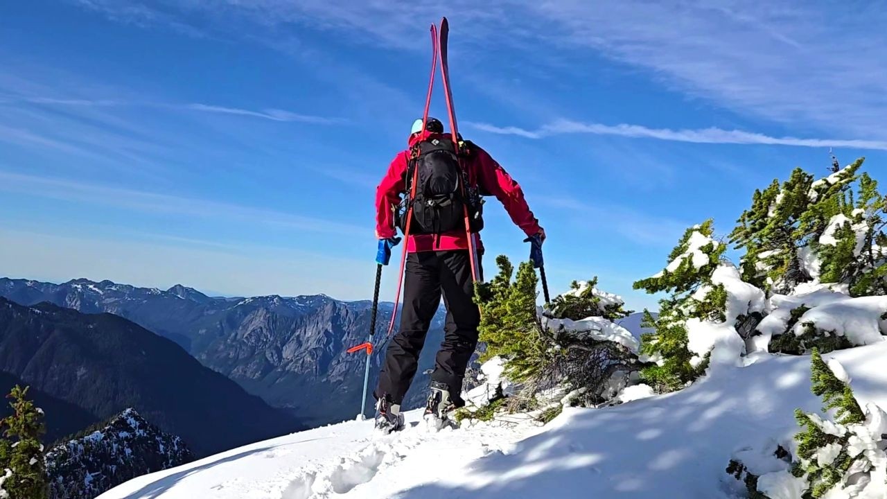 Crooked Couloir: Backcountry Skiing at Snoqualmie Pass