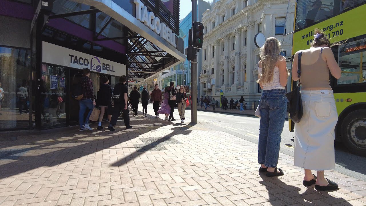 (4k) Weekend Walk. Courtenay Place - Midland Park. Wellington, New Zealand. October 2022.