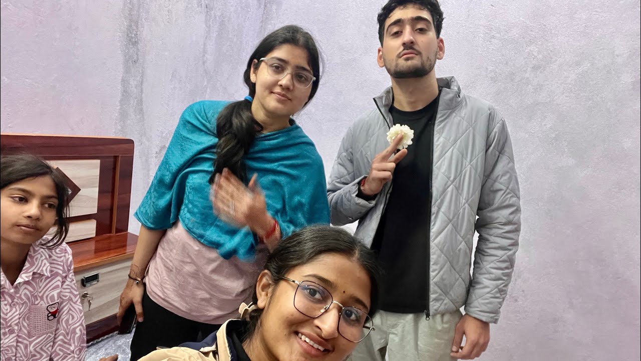 Dulhe🤵 k liye Room me ye kya laga diya 🤦🏻‍♂️