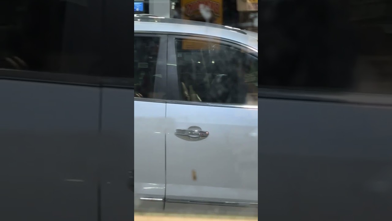 кукла со светящимися глазами 