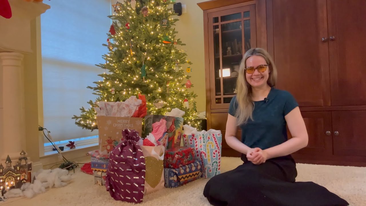 Meur opening Christmas presents from you - 2025 edition!