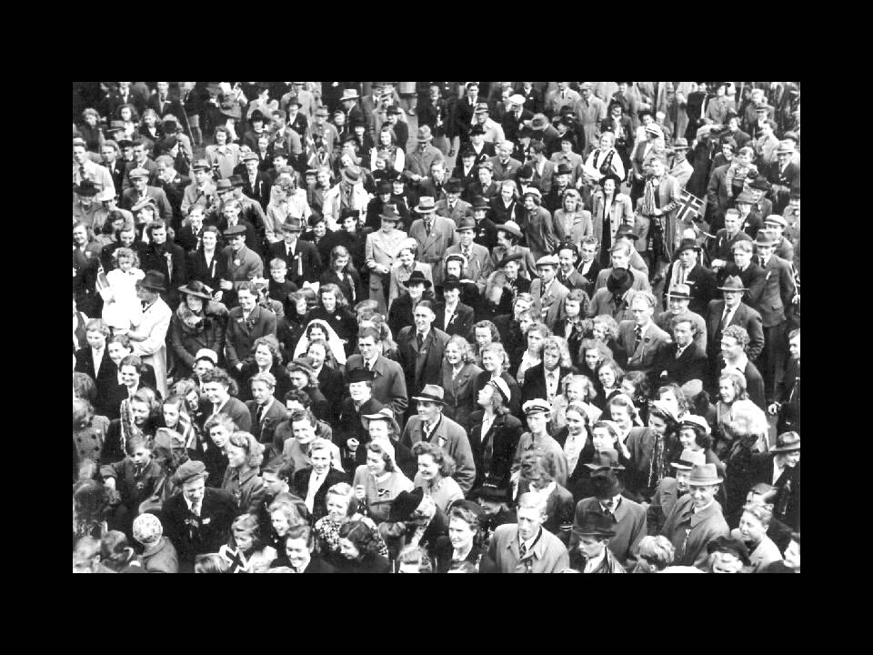 Levanger -  bilder fra fredsdagene i 1945