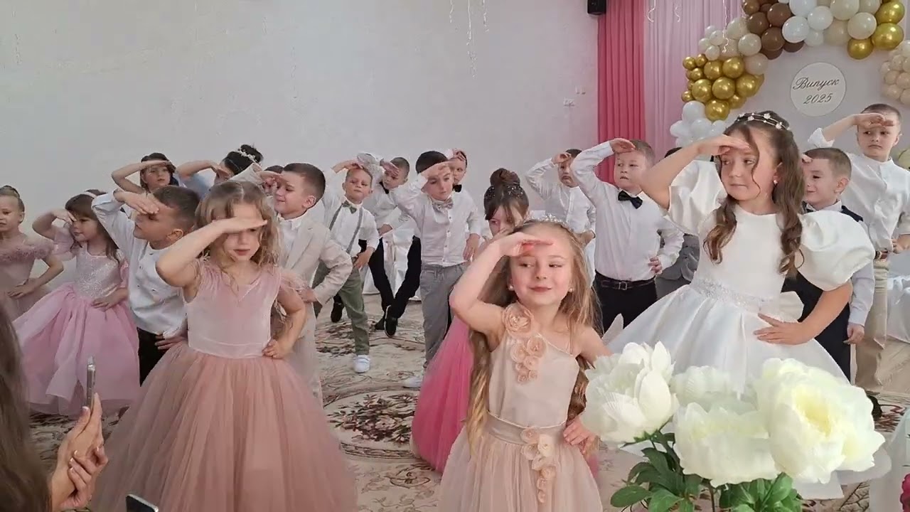 Танець на випускному святі 
