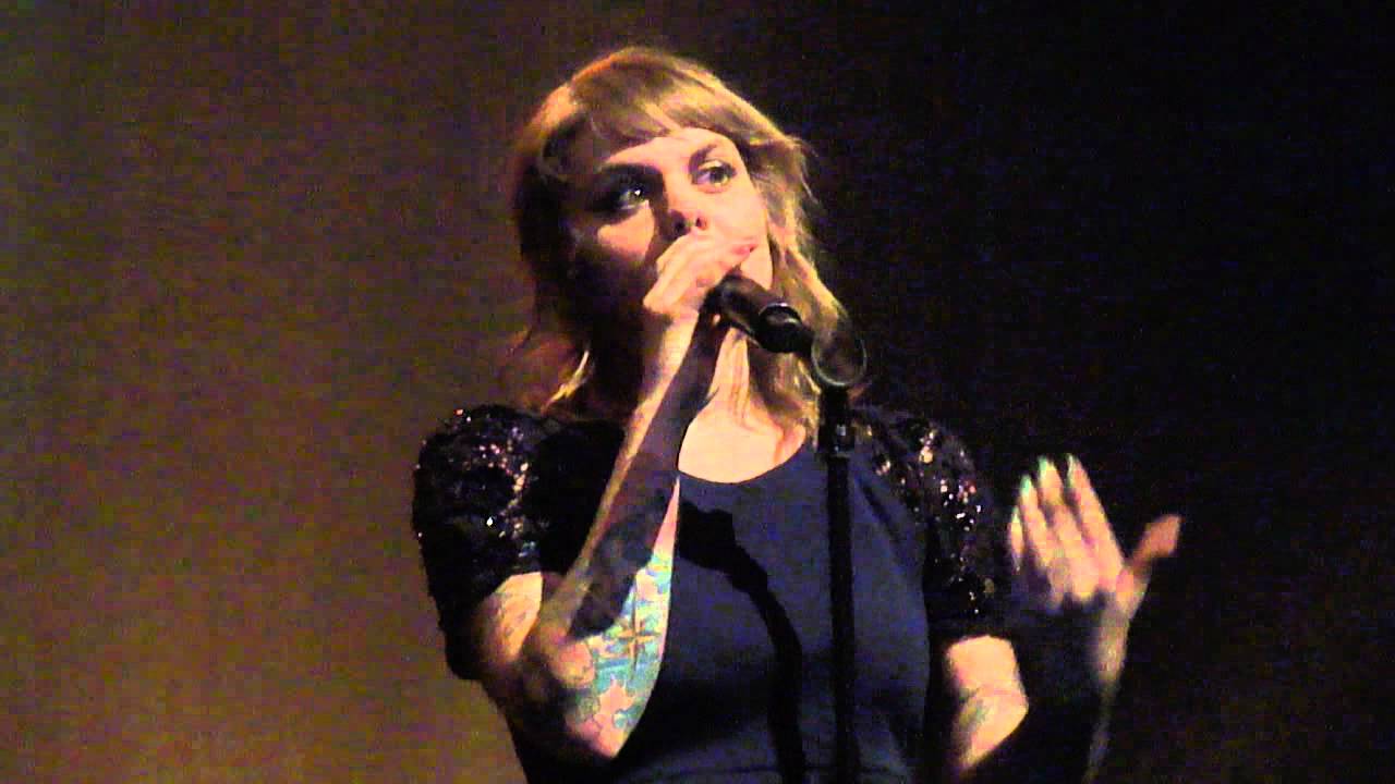 Coeur de Pirate - Loin D'ici