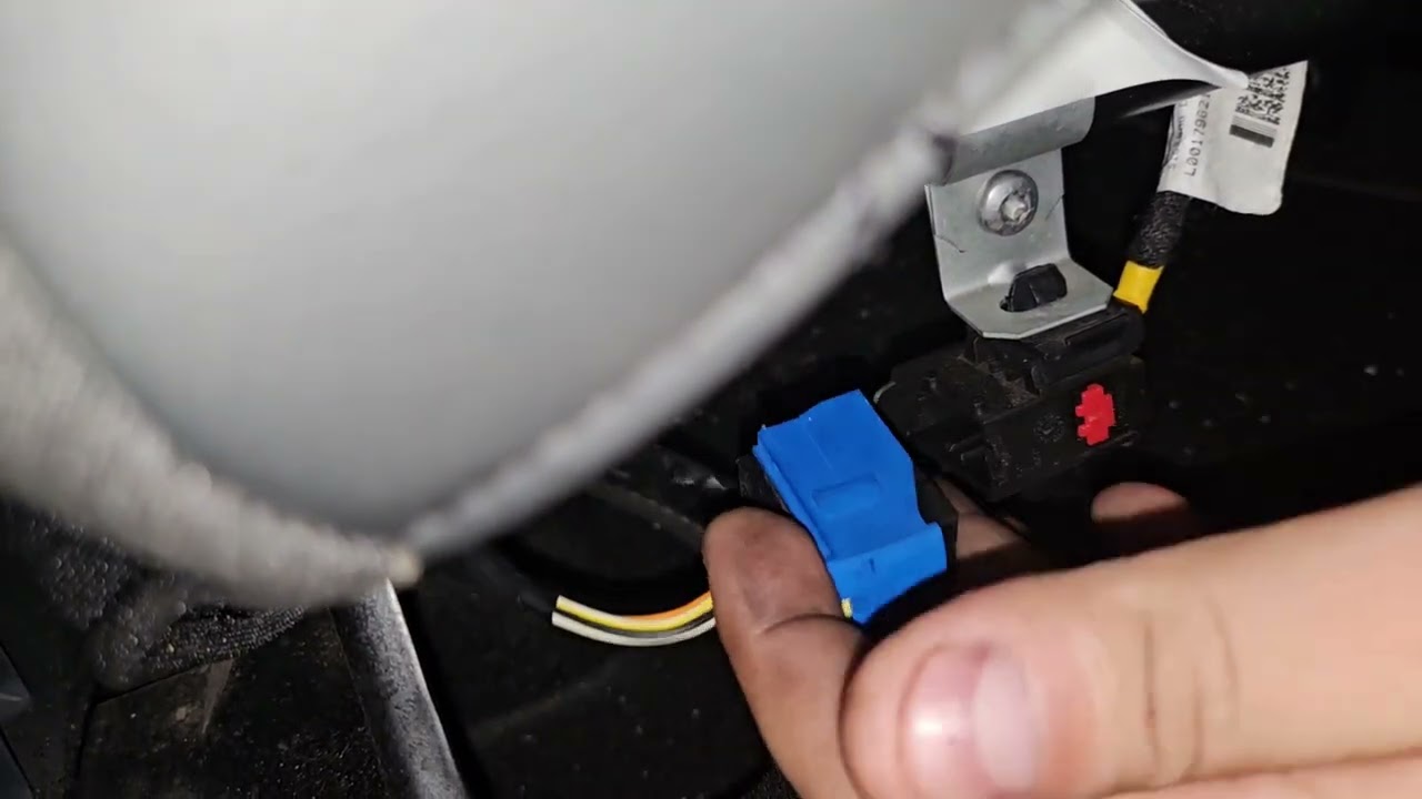 avaria no airbag da fiat strada 2022 com o código de falha B01091B,utilizando do scanner vident t800