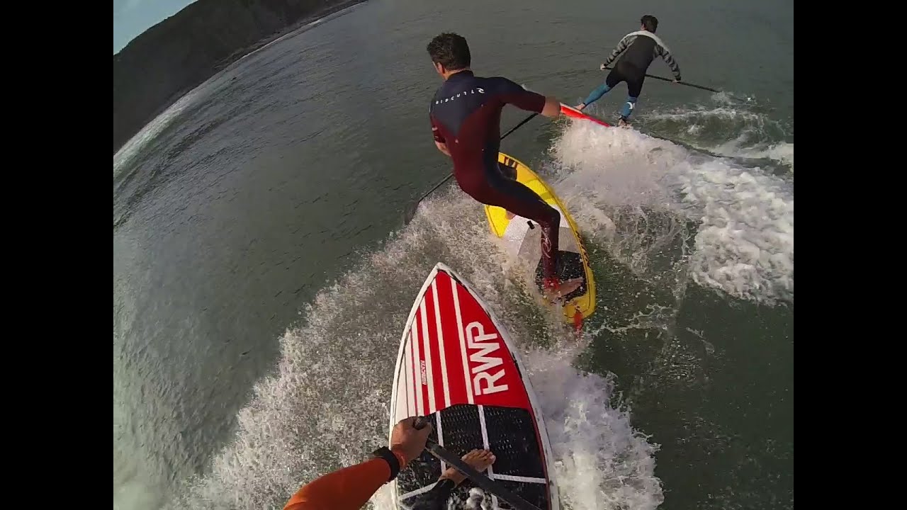 SUP Surfing with friends