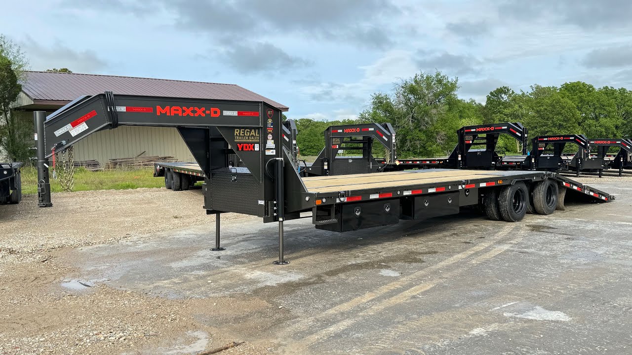 Take a look at this 32&rsquo; Gooseneck Flatbed with Hydraulic Dove Tail