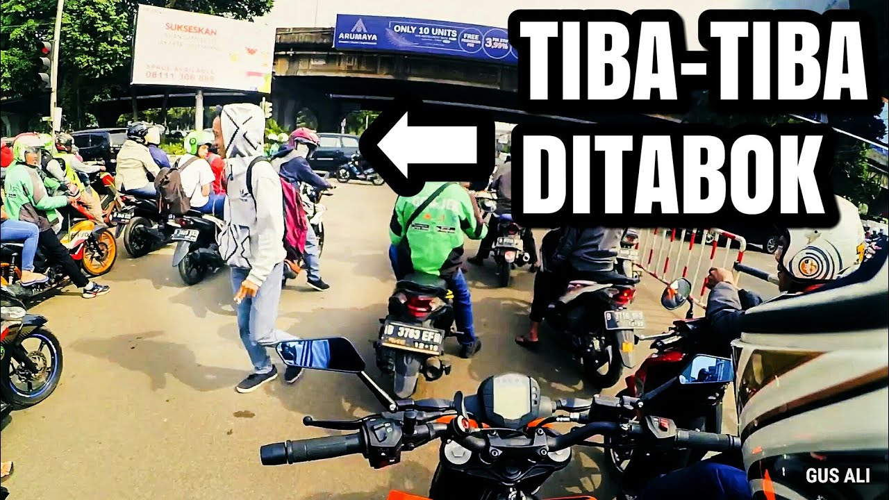 Kejadian Unik di Jalan Raya 42