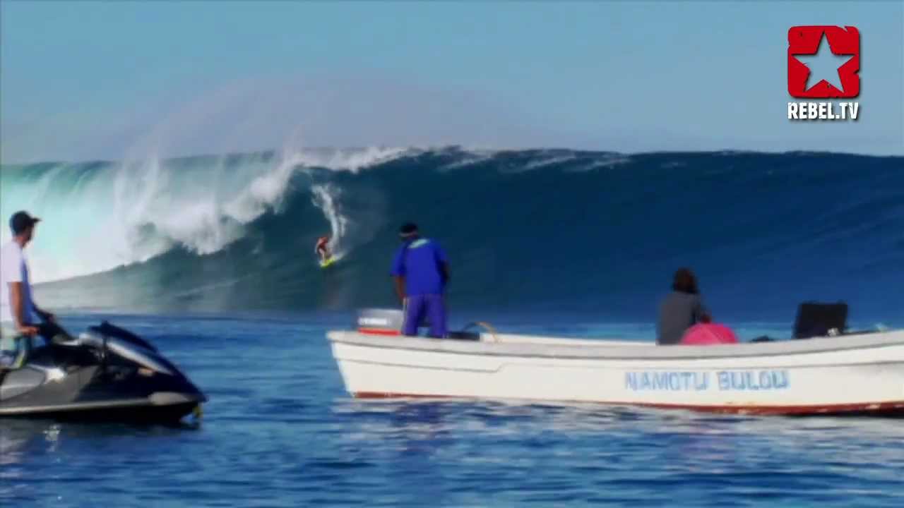 Tavarua Fiji  -  Big Cloudbreak