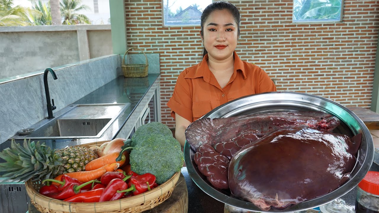 Countryside vlog: Yummy cow liver cooking | Stir-fry beef liver with vegetable