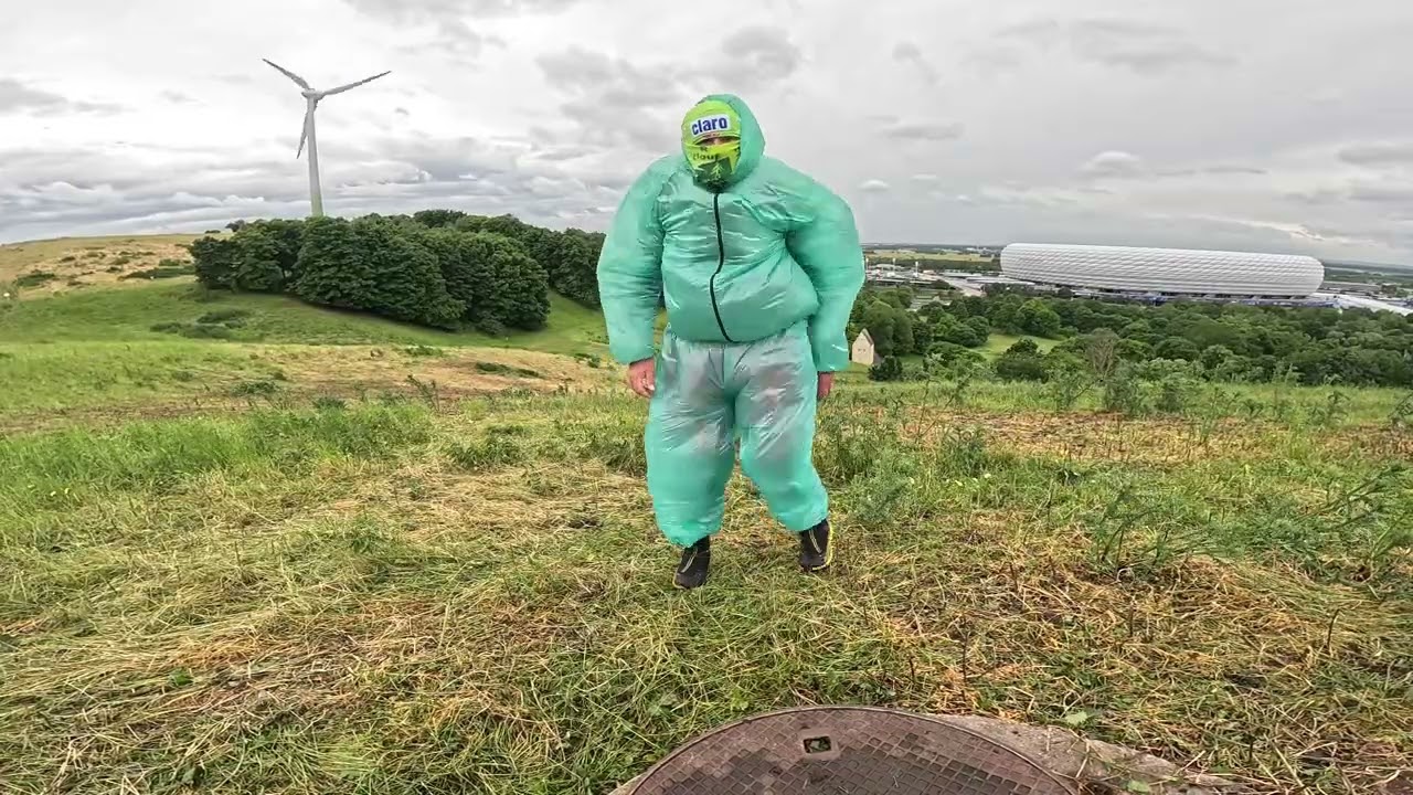 Nylon Tracksuit Ultralightweight in windy storm #18