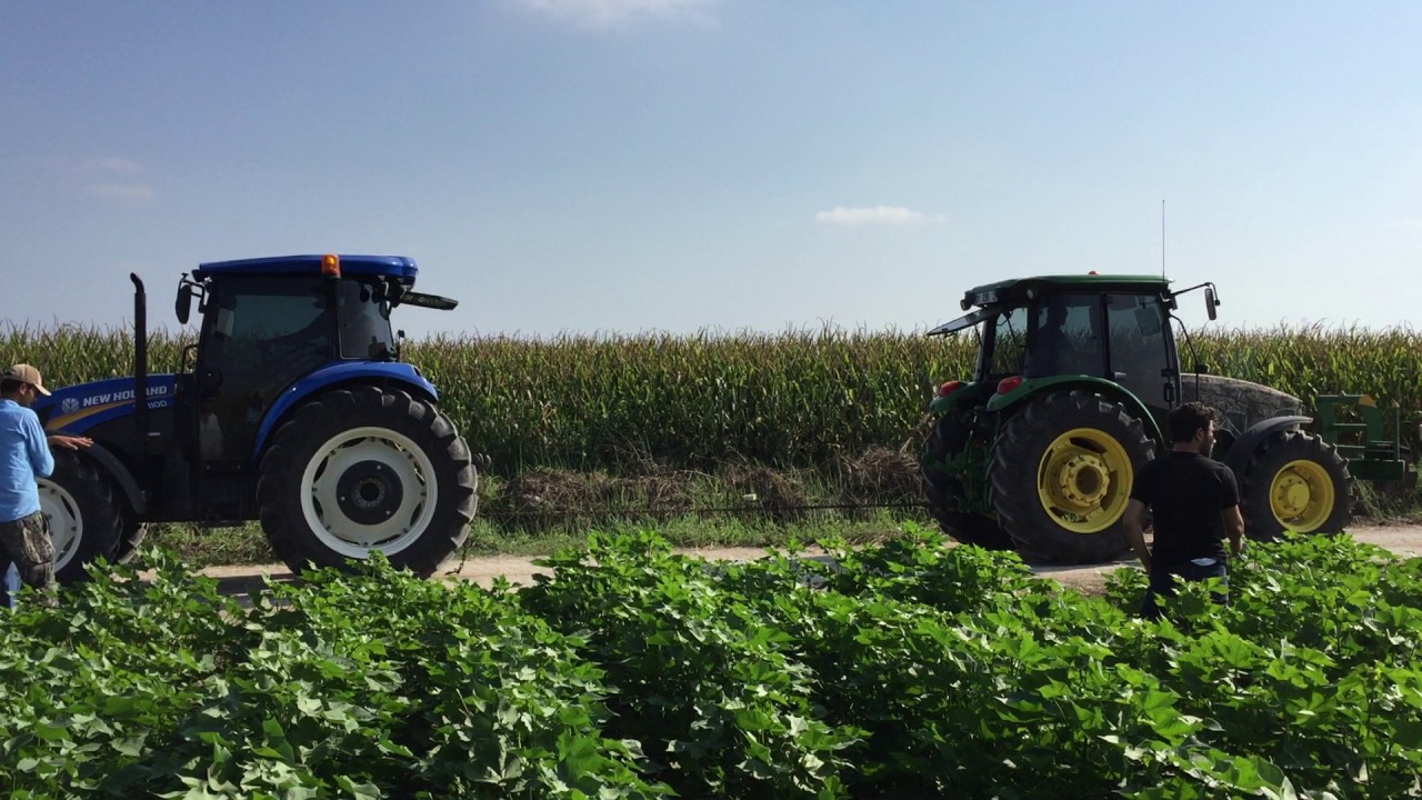 John DEERE 5105M VS TD110