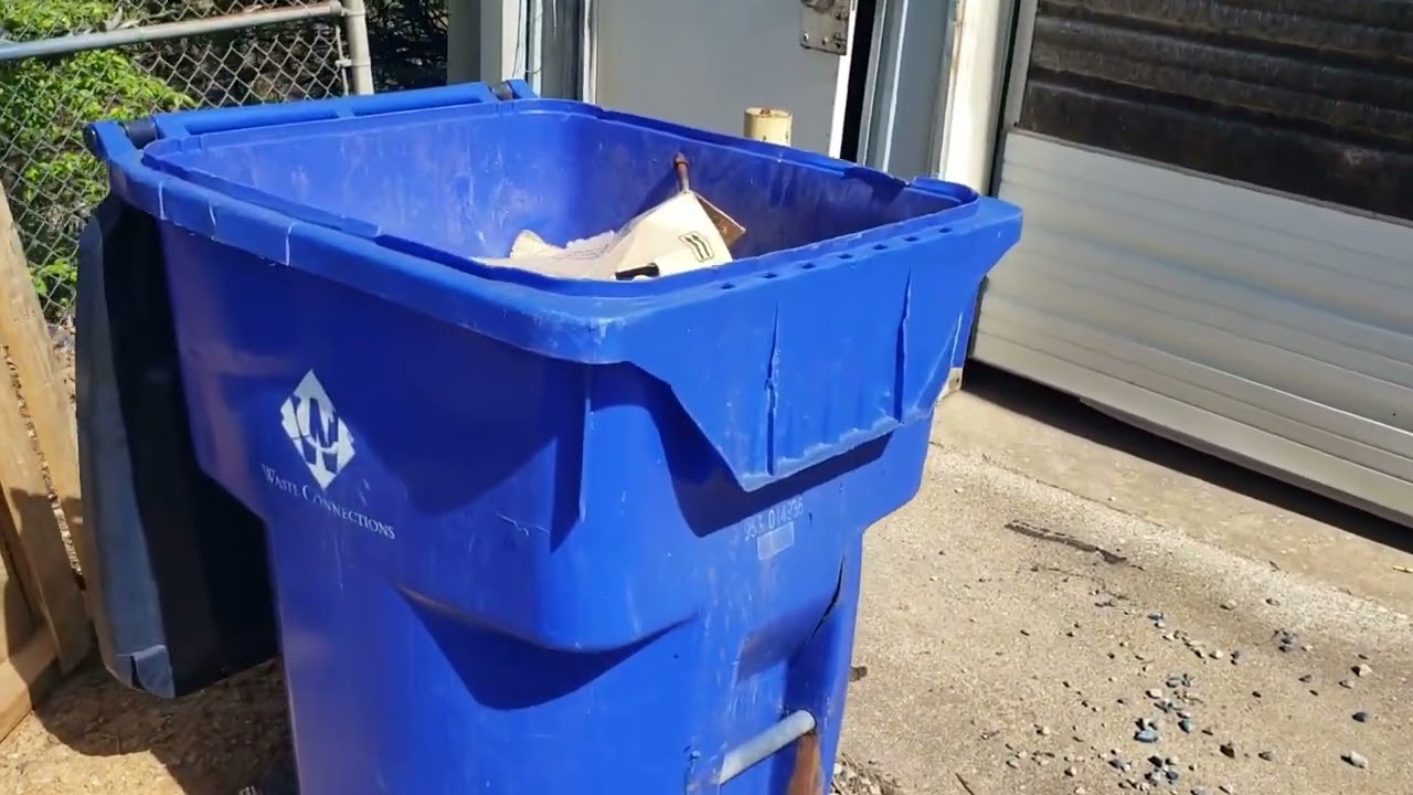 A walk through of the Waste Connections yard in Knoxville TN.