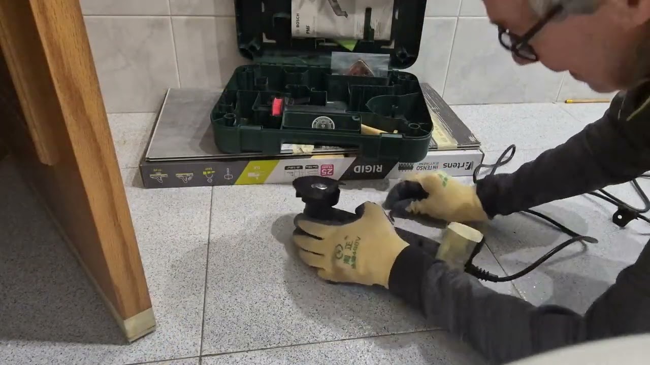 COMO CORTAR BASE DE LA PUERTA CON BISAGRAS EN EL MARCO