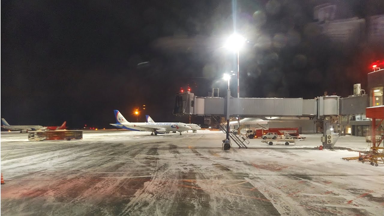 Boeing 737-800  Взлет из Челябинска (Баландино, CEK) / Take off from Chelyabinsk (Balandino, CEK)