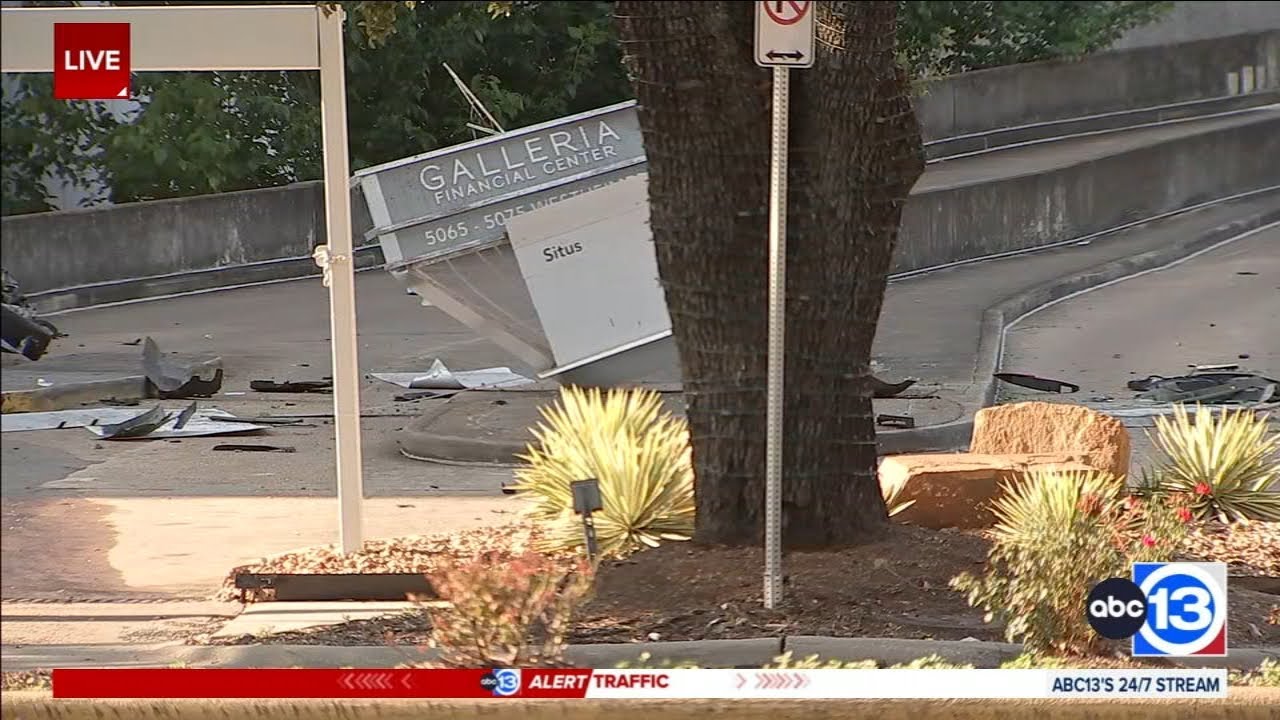 2 killed in major crash off Westheimer in Galleria area, Houston police say