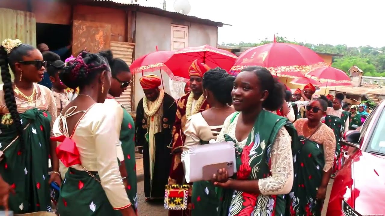 Cortège de Manzaraka_Mr Afzal et Mme Milina _(Barakani Coconi) _Vidéos Officiel