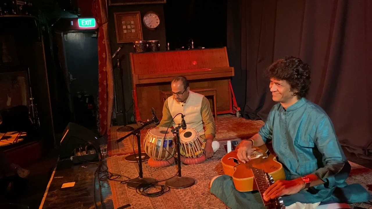 INDIAN SLIDE GUITAR by MANISH PINGLE  Live in concert at Canberra, Australia
