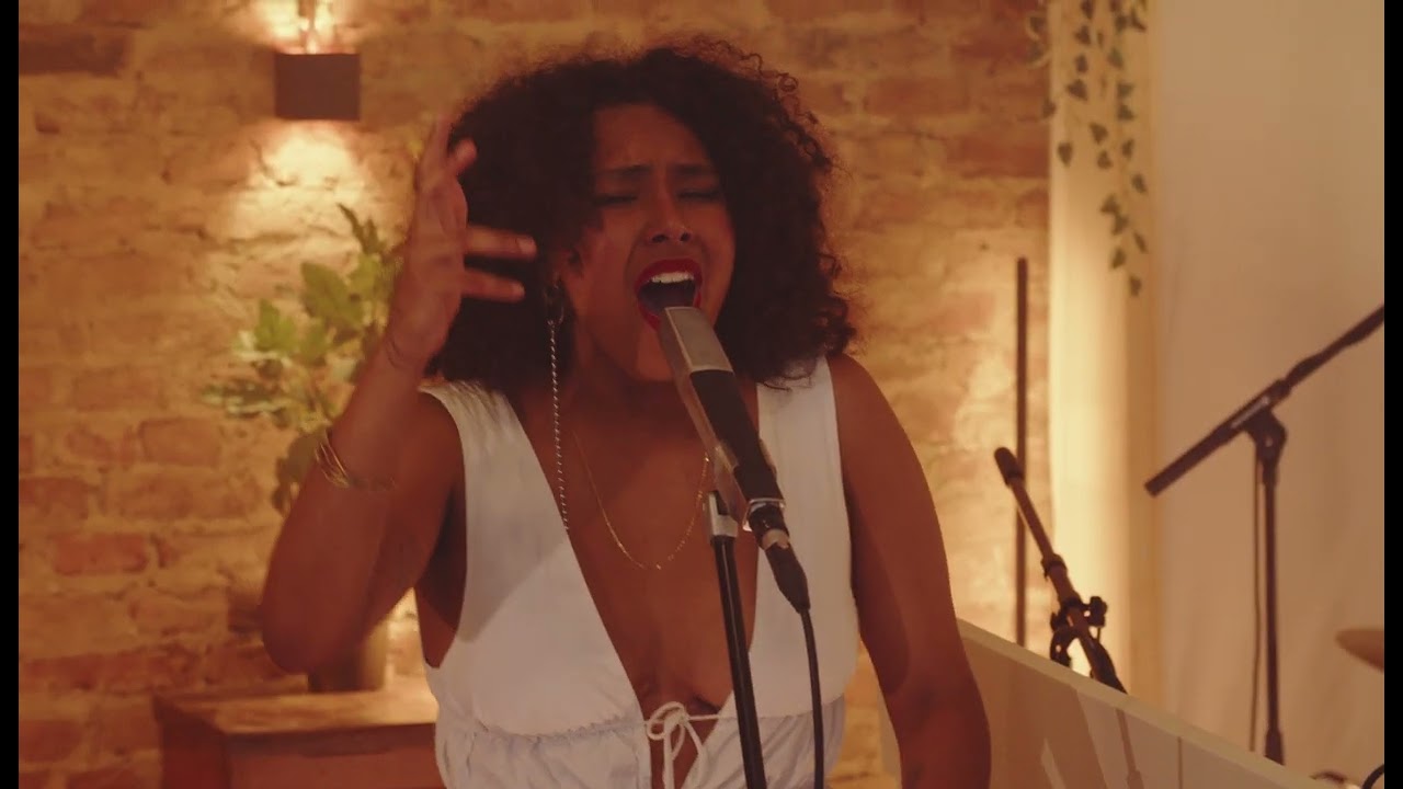 Shimmer Down Sessions - Charlotte Colace - In My Bones
