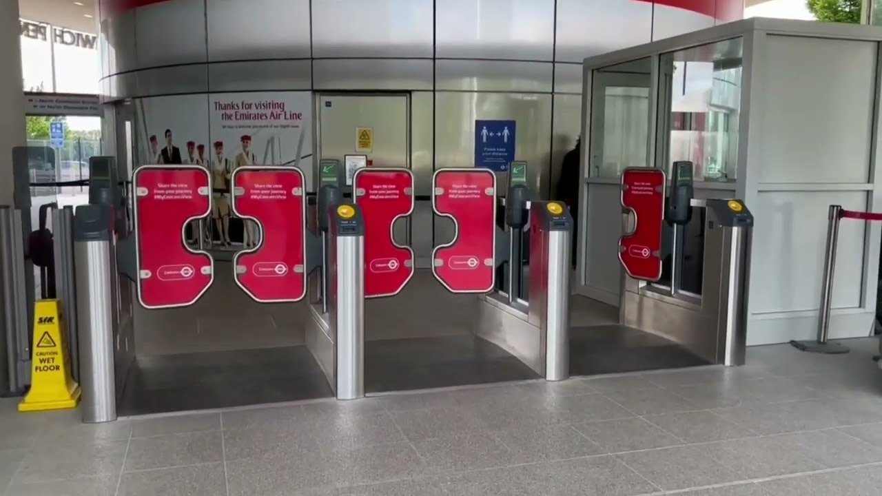 First Person Journey - Cable Car Experience in Emirates Royal Docks #lifeinthepastlane #londonlife