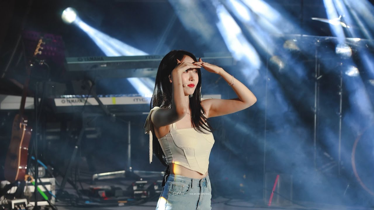 220604 VIVIZ(비비지) 신비(SINB) - 환상 (Red Sun!) 직캠