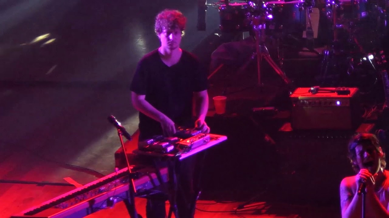GOATS IN TREES (Foster The People | 2018 Momentum Live MNL)