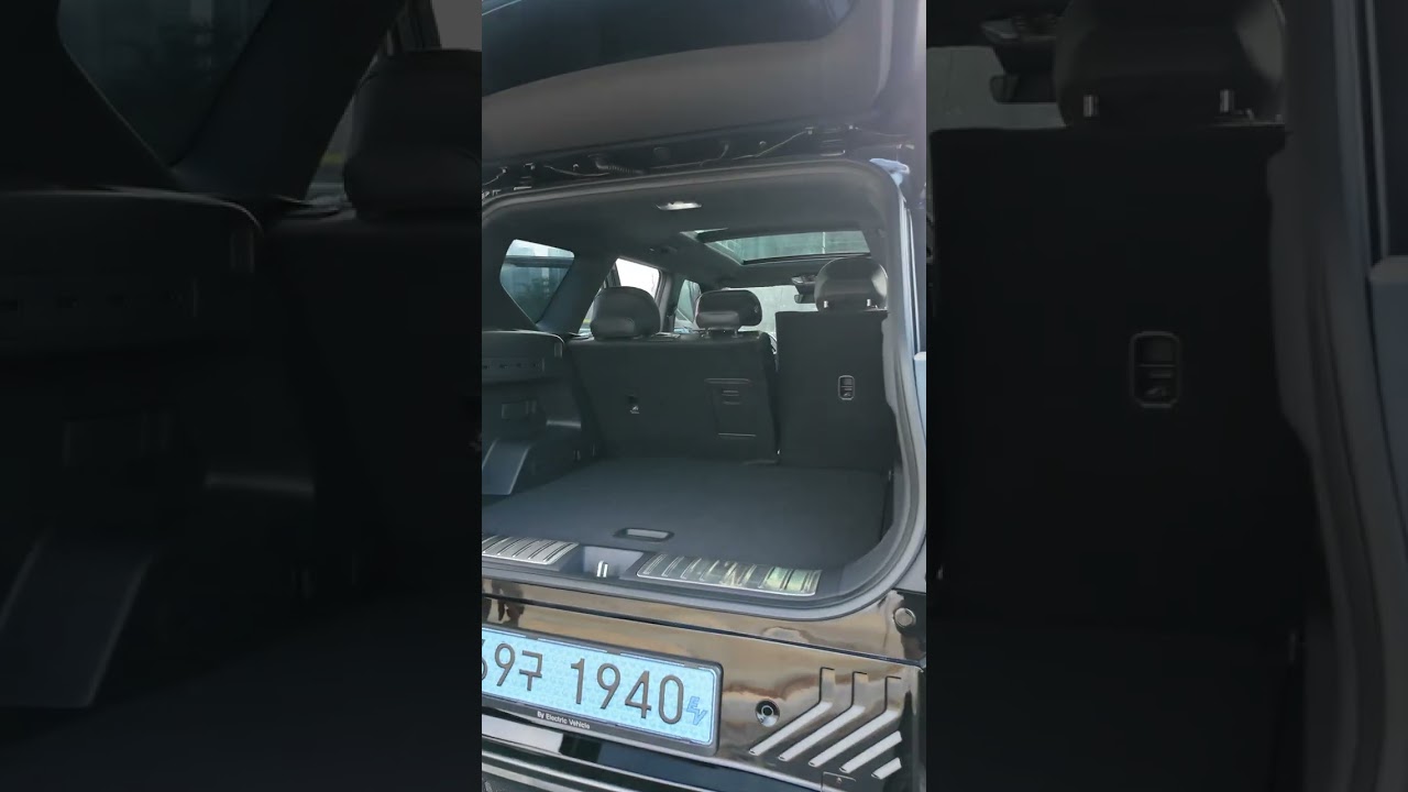 💡Trunk / boot features of the Kia EV5. An electric Sportage?