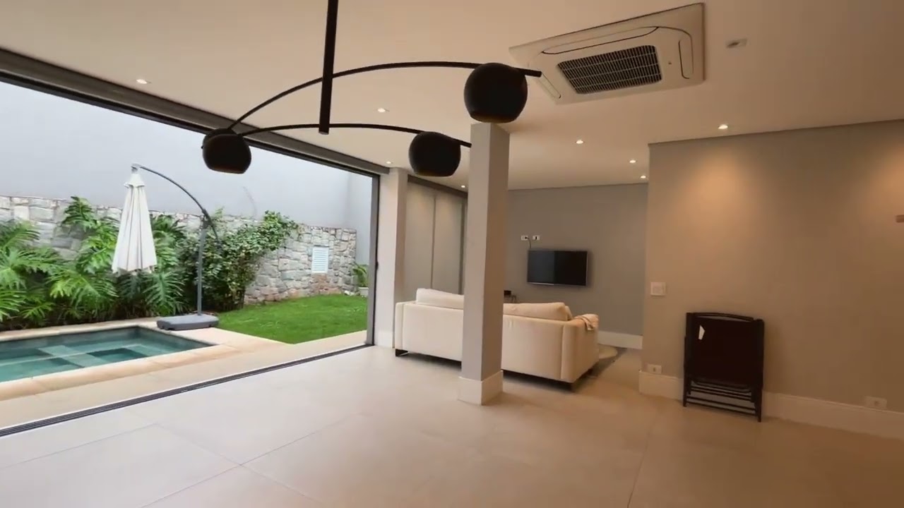 Casa moderna e integrada na Morada dos Lagos ! 